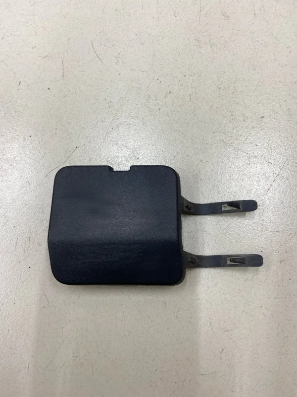 Заглушка буксировочного крюка Renault Sandero