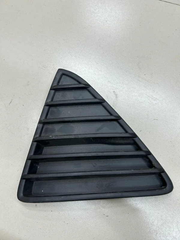 Решетка в бампер левая Ford Focus 3