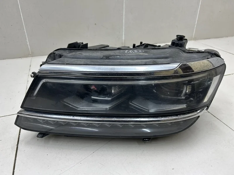 Фара левая Volkswagen Tiguan 2