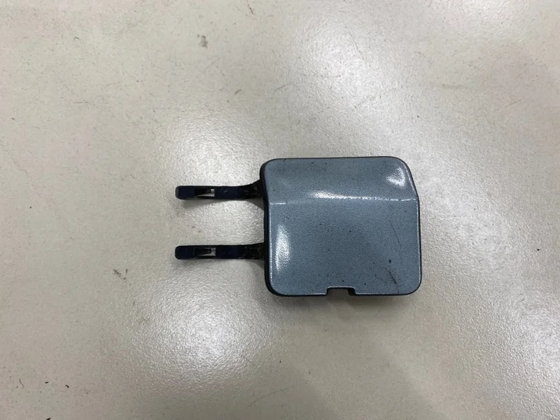 Заглушка буксировочного крюка передняя Renault