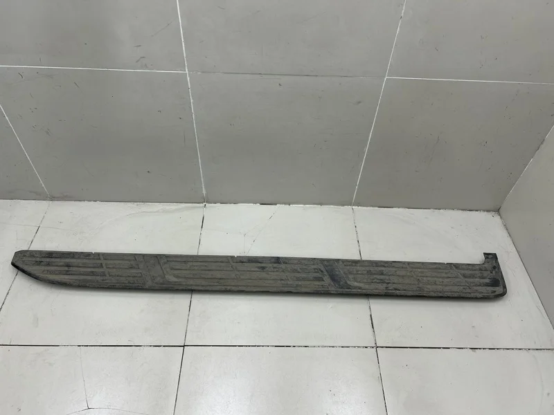 Накладка на подножку левая Toyota Land Cruiser