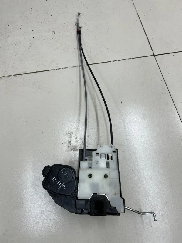 Замок двери передний правый Kia Sportage 2 KM G4GC