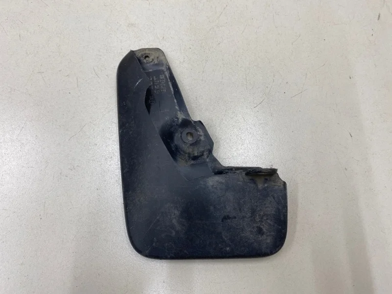 Брызговик передний левый Toyota RAV4 XA50