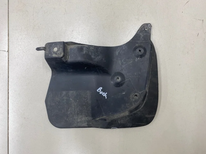 Брызговик передний правый Lexus LX570