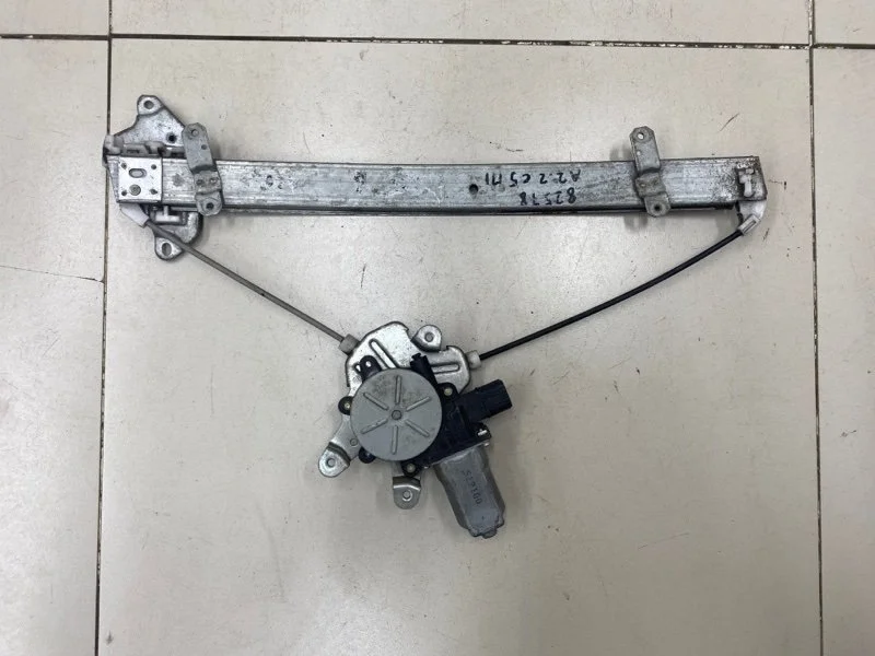 Стеклоподъемник элект. передний правый Mitsubishi