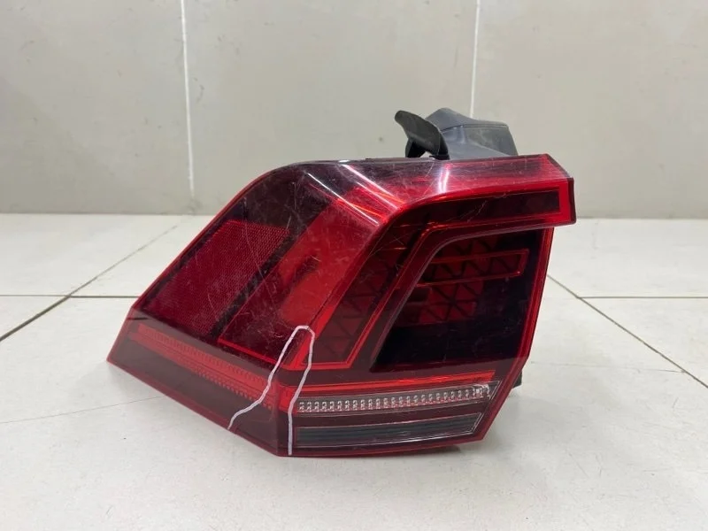 Фонарь наружный задний левый Volkswagen Tiguan 2