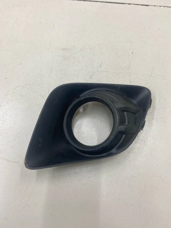 Рамка противотуманной фары Mitsubishi ASX