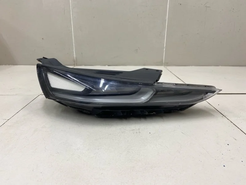 Фара дневного света (ходовые огни) правая Hyundai