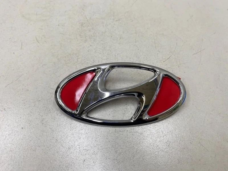 Эмблема на дверь багажника Hyundai Santa Fe 4 TM