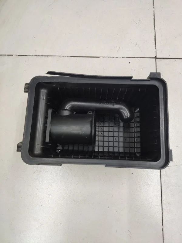 Корпус воздушного фильтра верхняя часть Hyundai