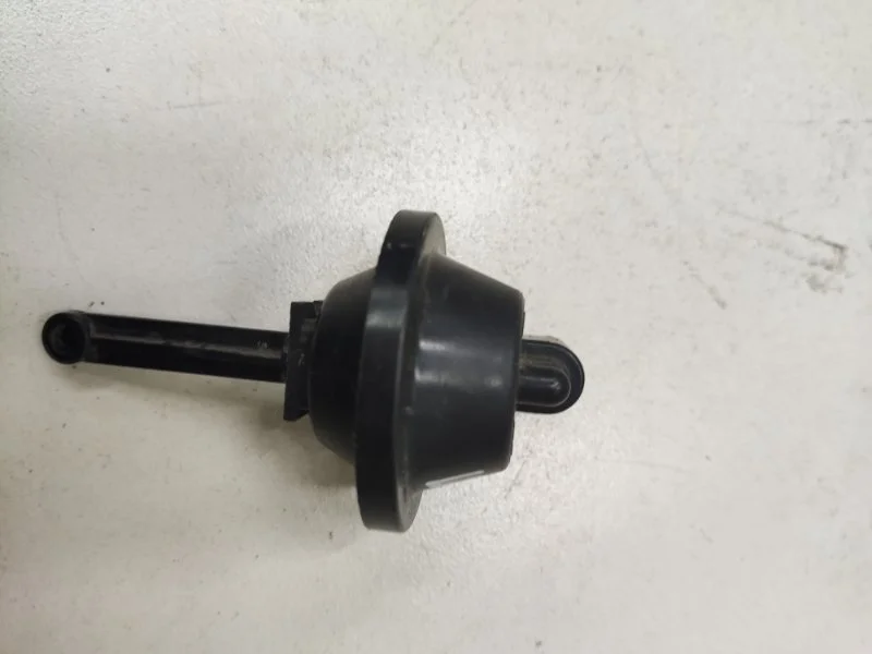 Клапан вакуумный Skoda Octavia A5