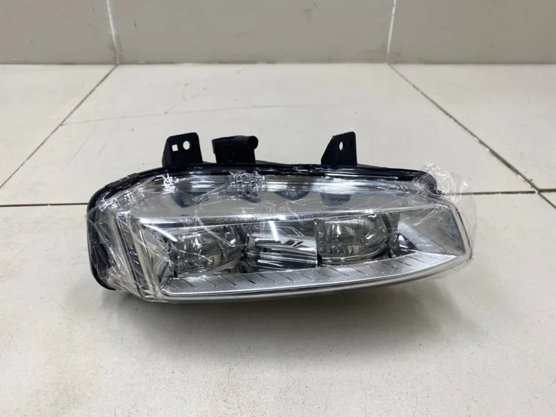 Фара противотуманная правая Land Rover Range Rover