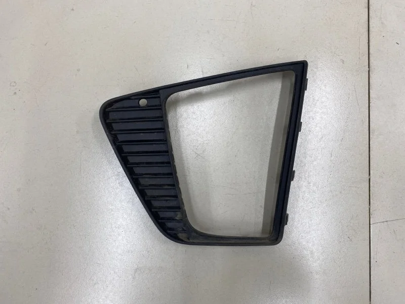 Рамка противотуманной фары левая Hyundai Creta 1