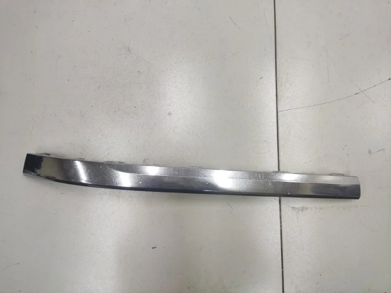 Молдинг бампера передний левый Volkswagen Touareg