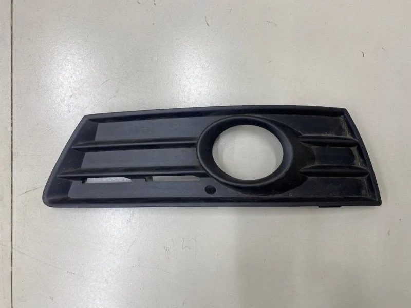 Решетка в бампер левая Volkswagen Passat B6