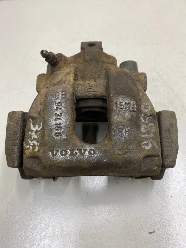 Суппорт тормозной задний правый Volvo S80 B5244S