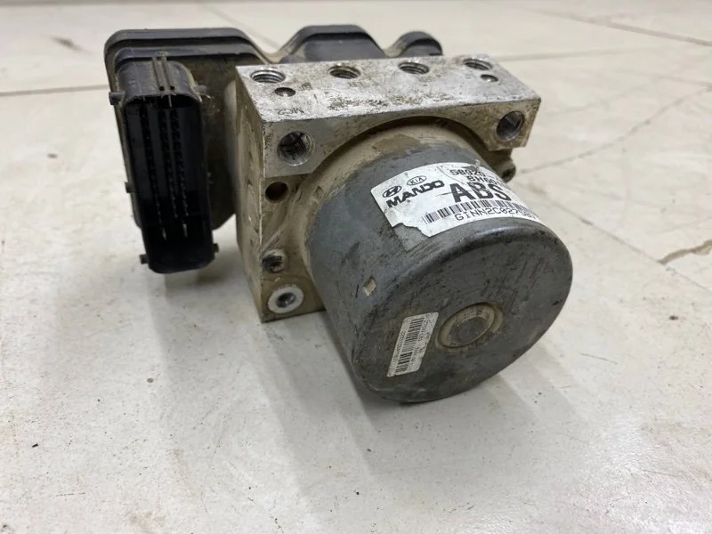 Блок ABS (насос) Hyundai Solaris 1