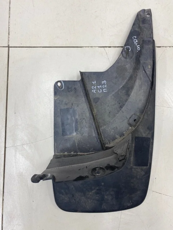 Брызговик задний правый Toyota Land Cruiser Prado