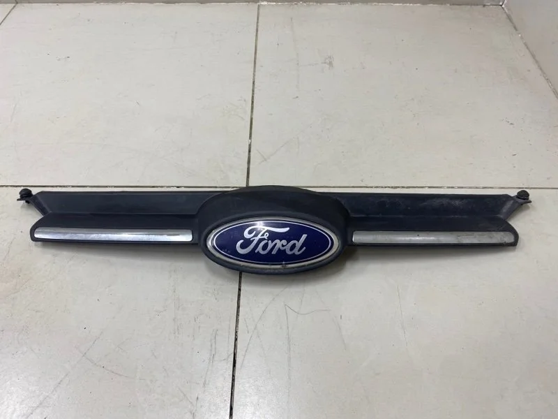 Решетка радиатора Ford Focus 3 СЕДАН PNDA 1.6