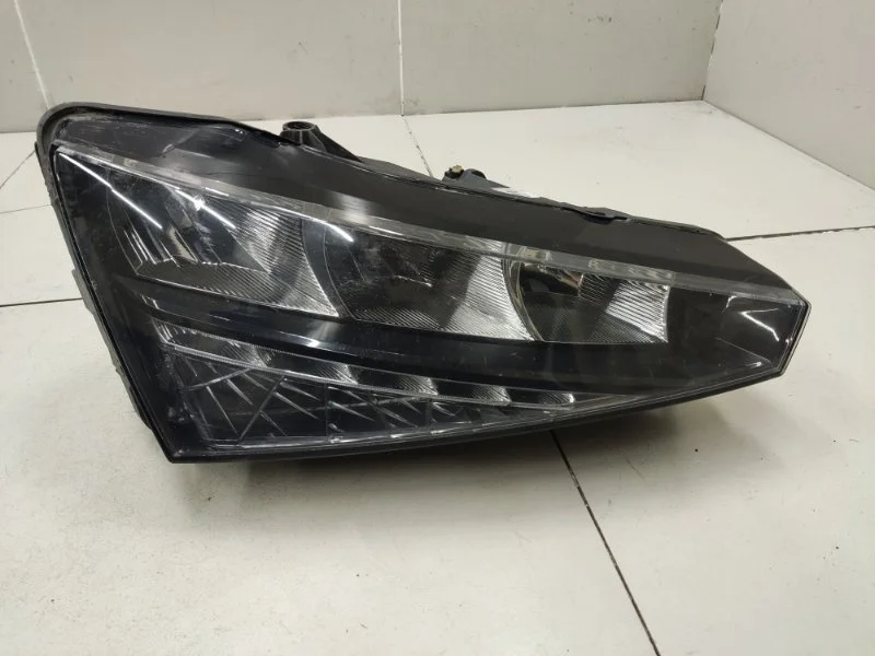 Фара правая Skoda Rapid 2