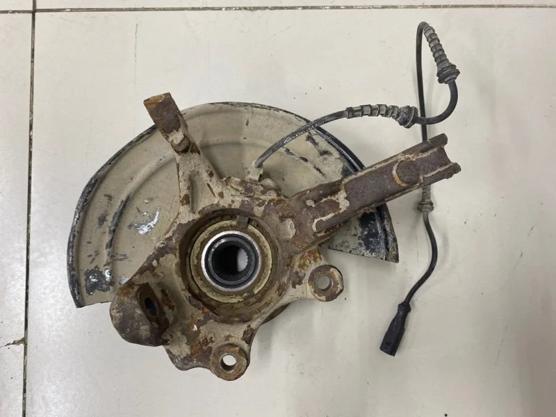 Кулак поворотный передний левый Renault Kaptur H4M