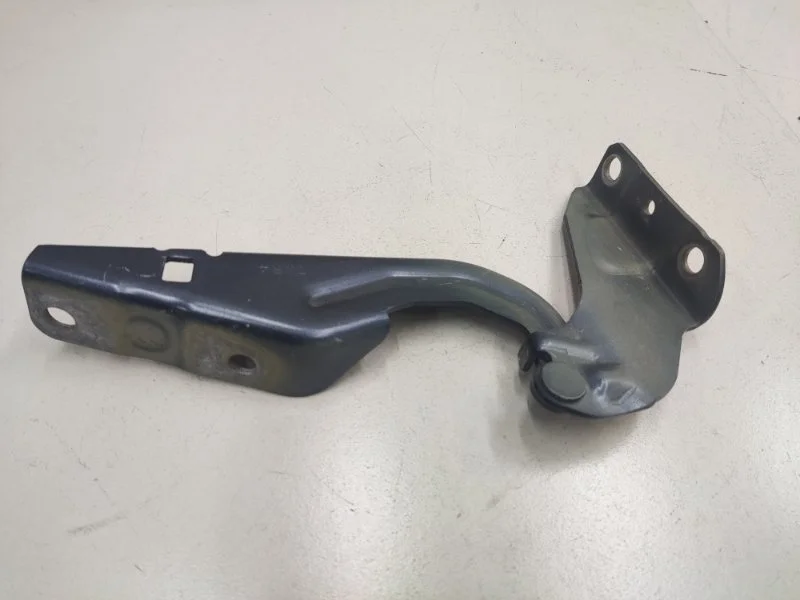 Петля капота левая Mitsubishi Outlander 3 GF