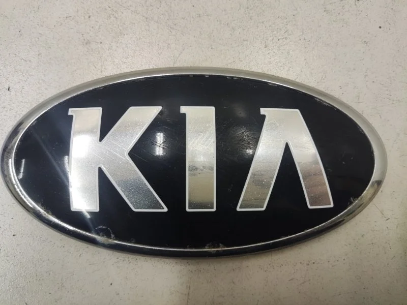 Эмблема на решетку радиатора Kia Sorento 3 UM