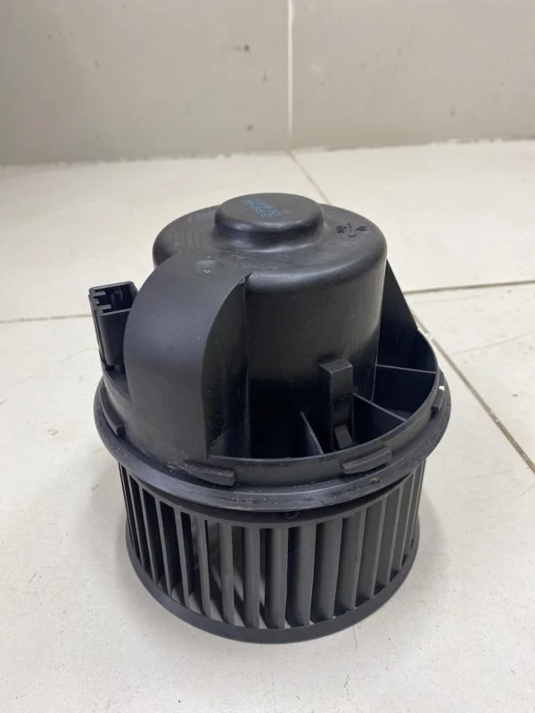 Моторчик отопителя Ford Focus 2 СЕДАН HXDA 2005