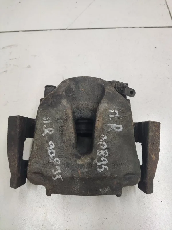 Суппорт тормозной передний правый BMW X5 E70