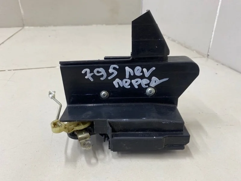 Замок двери передний левый Renault Sandero Stepway