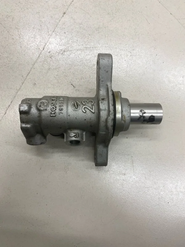 Цилиндр тормозной главный Nissan X-Trail T32