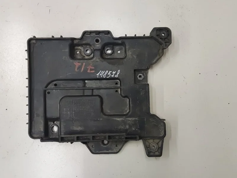 Крепление аккумулятора (корпус/подставка) Hyundai