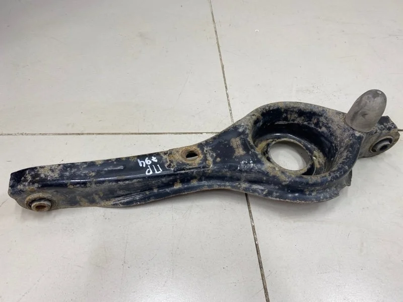 Рычаг подвески поперечный нижний задний правый