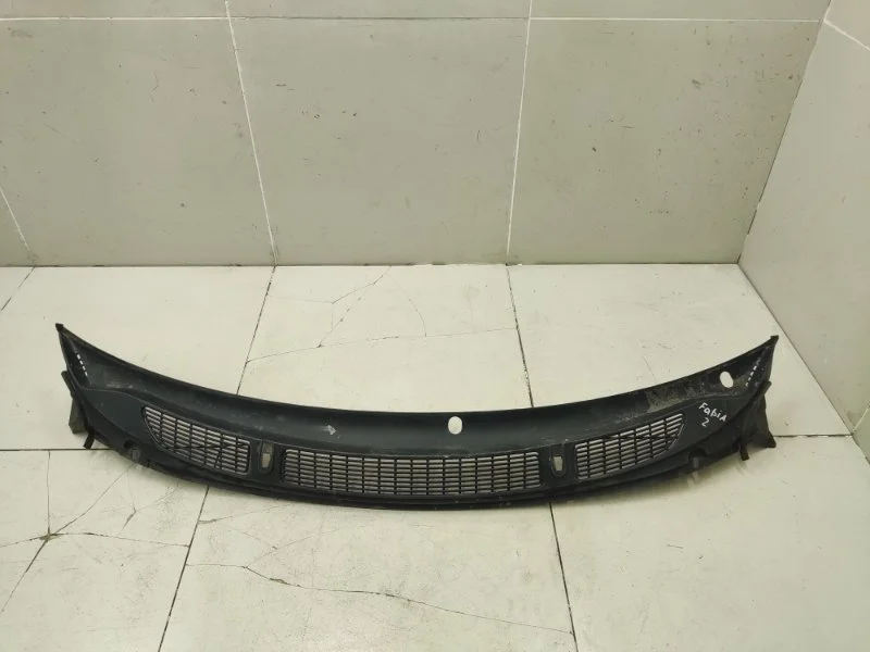 Решетка стеклоочистителей (планка под лобовое