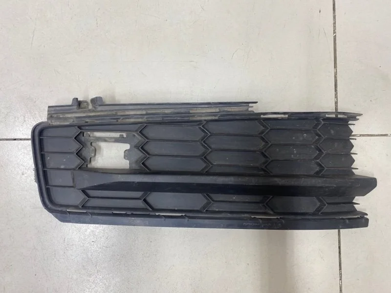 Решетка в бампер передняя левая Skoda Kodiaq