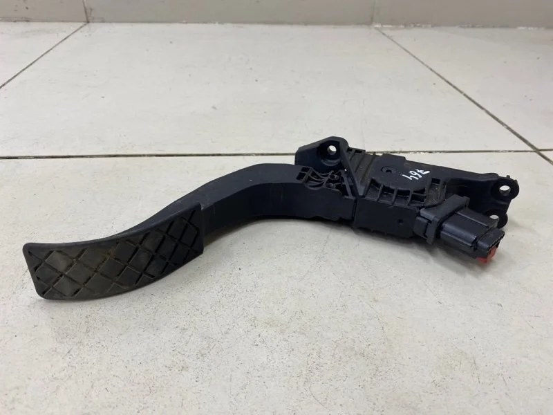 Педаль газа Volkswagen Polo 5 СЕДАН CWVA 2016