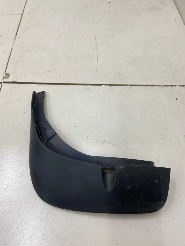 Брызговик задний левый Renault Duster 1 H4M438