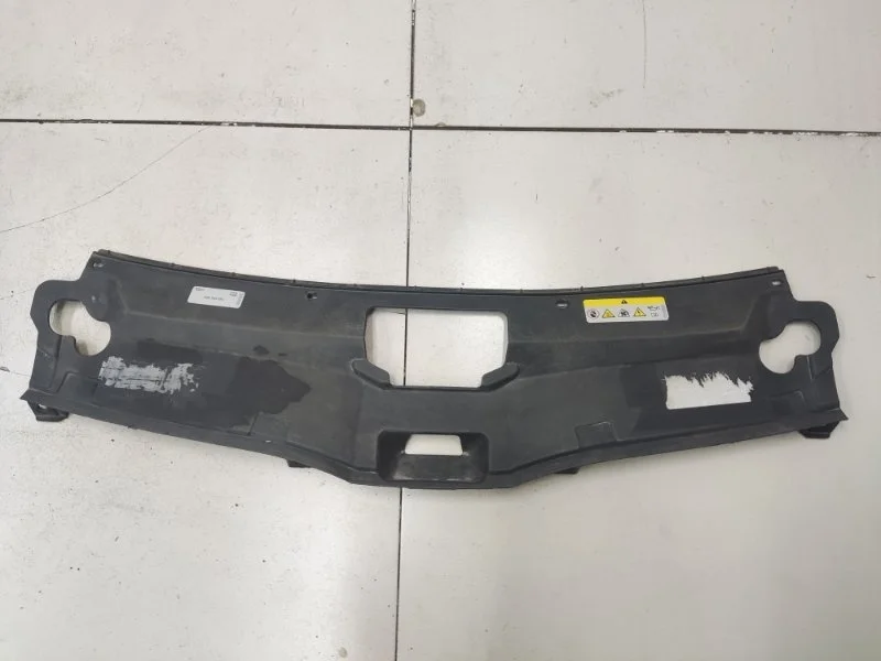 Кожух замка капота Skoda Rapid 2