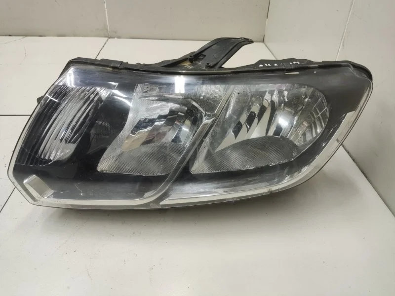 Фара левая Лада Ларгус