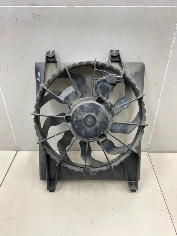 Вентилятор радиатора правый Hyundai Santa Fe 2 CM