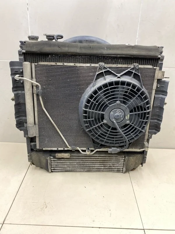 Кассета радиаторов Kia Sorento 1 BL D4CB 2.5