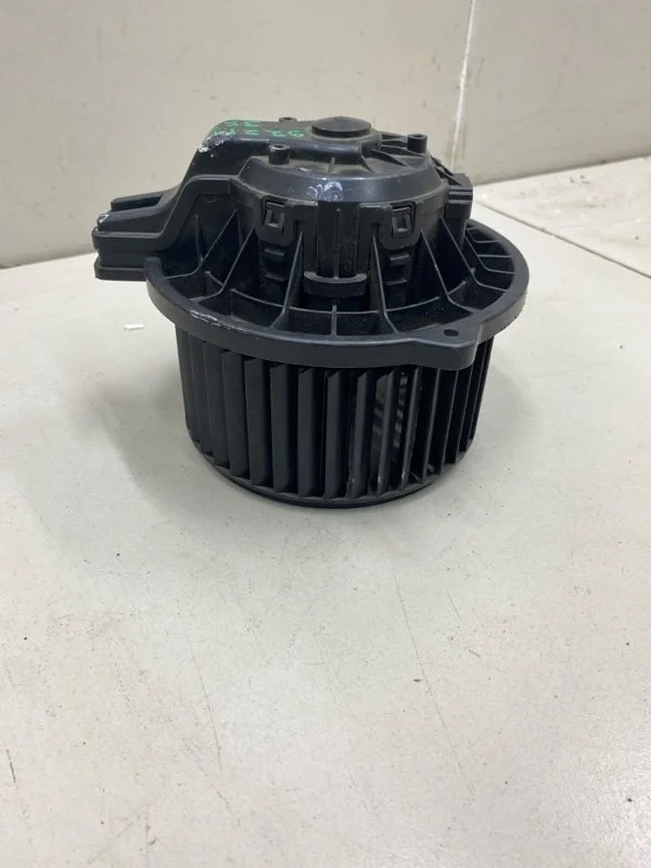 Моторчик отопителя Hyundai Solaris 1 RB СЕДАН G4FA