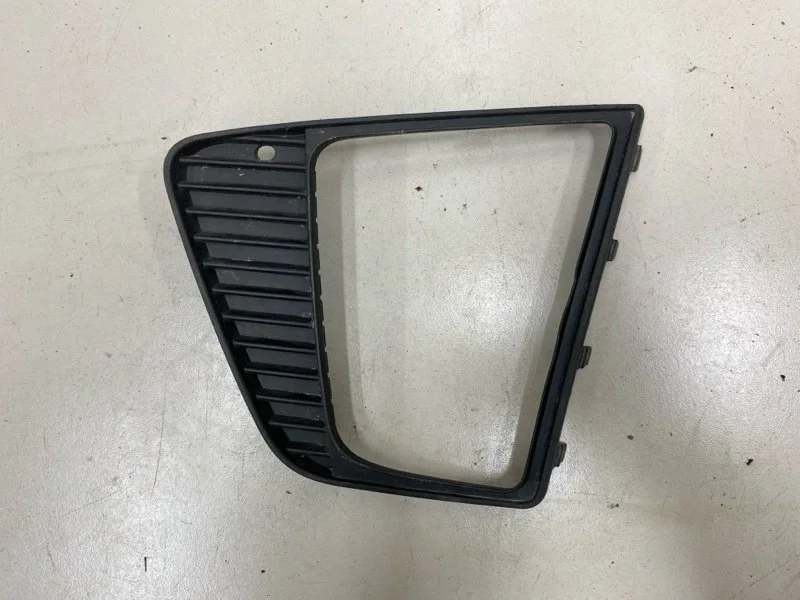 Рамка противотуманной фары передняя левая Hyundai