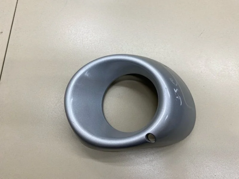 Рамка противотуманной фары левая Mitsubishi