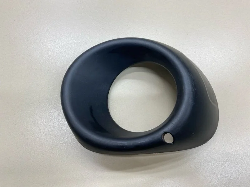 Рамка противотуманной фары левая Mitsubishi