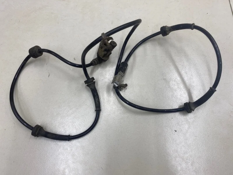 Датчик ABS передний правый Nissan Primera 2 P11