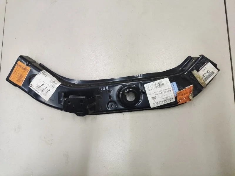 Элемент передней панели правый Mitsubishi