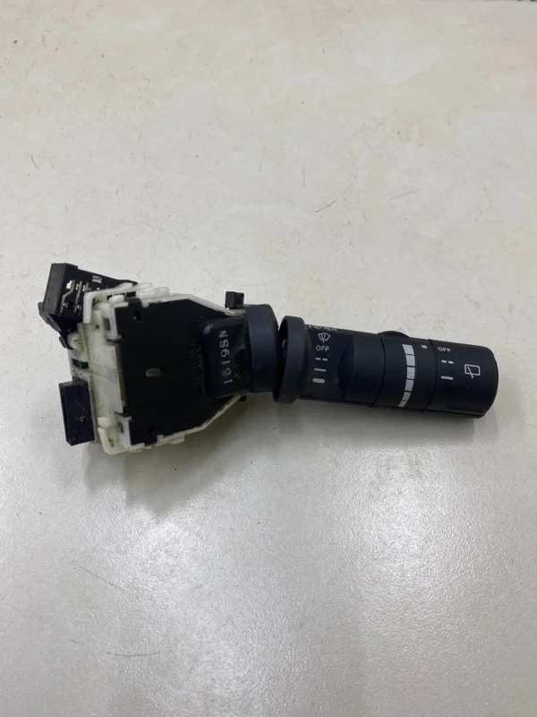 Переключатель стеклоочистителей подрулевой Nissan