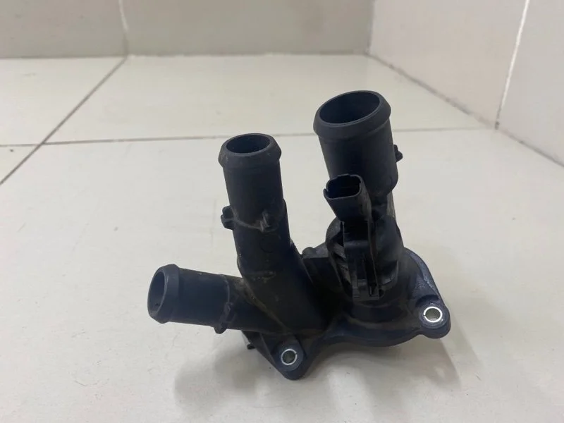 Корпус термостата Ford Focus 2 СЕДАН HXDA 2005