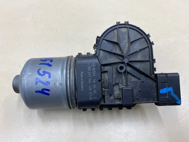 Моторчик стеклоочистителя задний Renault Duster 1